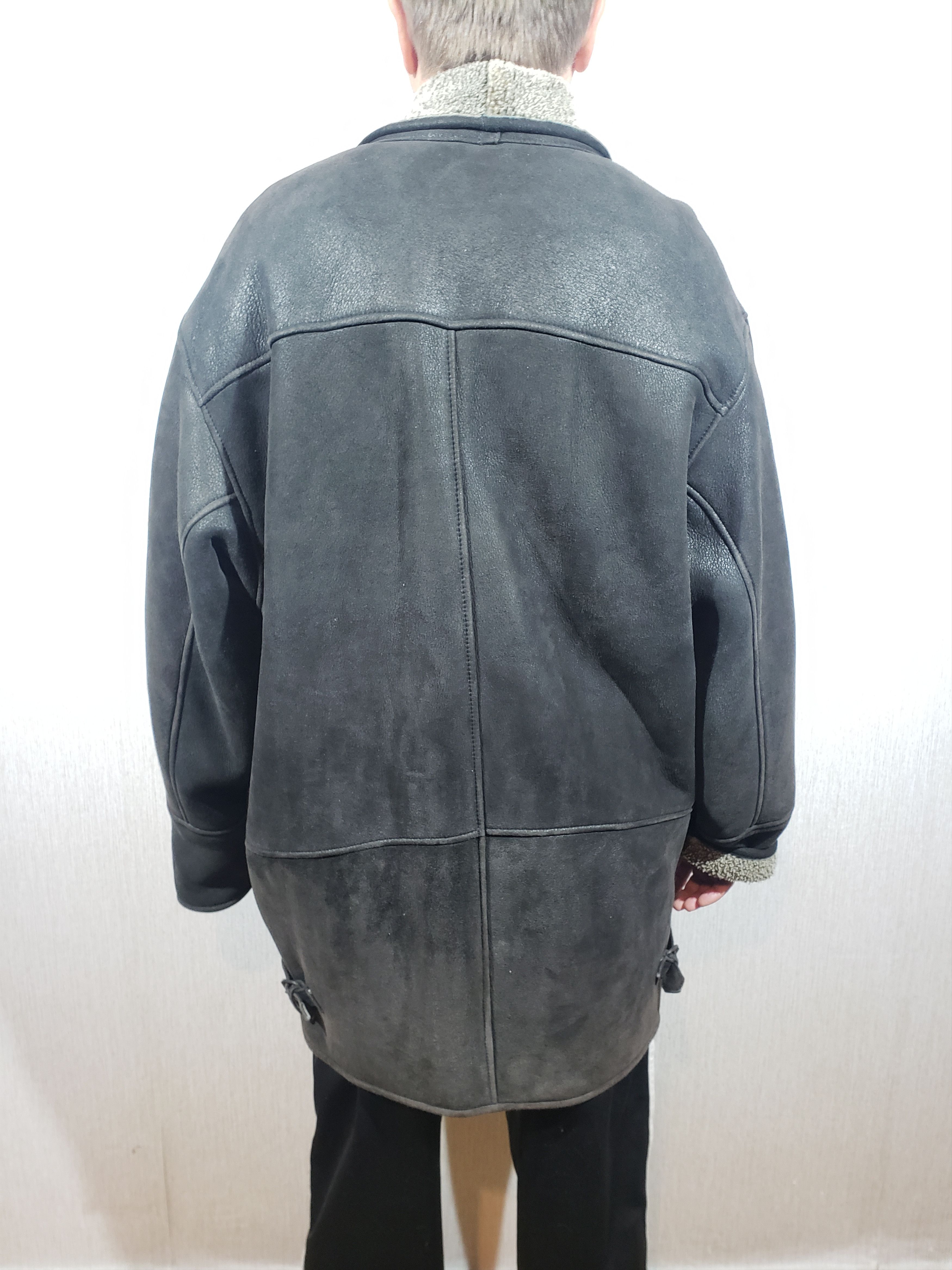 Other Wonderful men's black sheepskin coat with buttons. Size US XL / EU 56 / 4 - 5 Thumbnail