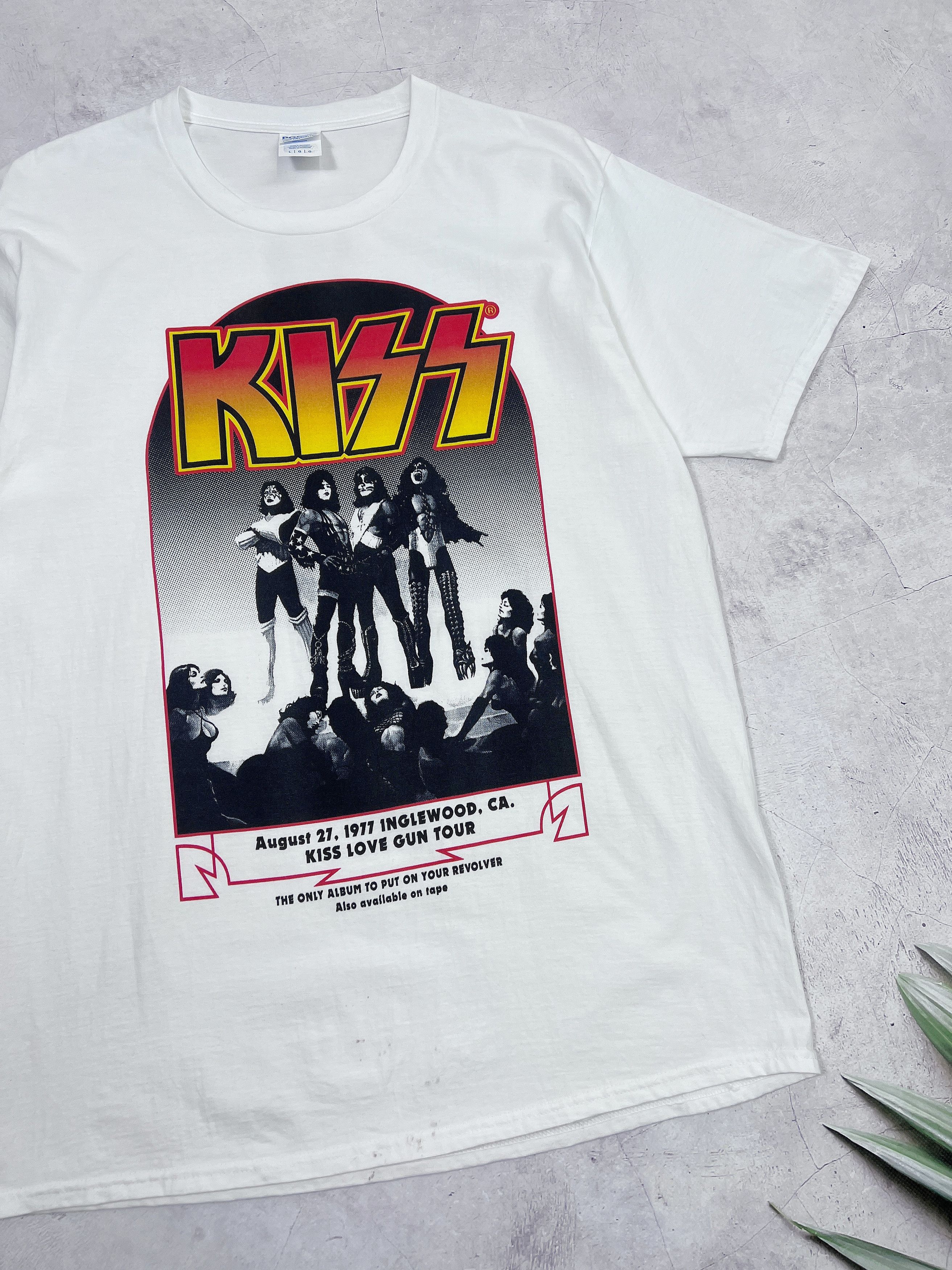 Band Tees Kiss T-Shirt Love Gun Tour by Port & Company Size US M / EU 48-50 / 2 - 4 Thumbnail