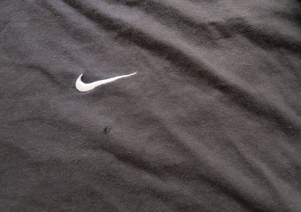 Nike Nike T-Shirt Black Embroidered Logo Center Size US M / EU 48-50 / 2 - 2 Thumbnail