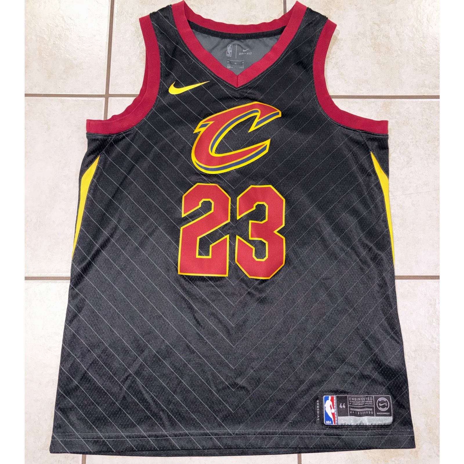 Nike Nike Cleveland cavaliers LeBron medium swingman 44 Size US M / EU 48-50 / 2 - 1 Thumbnail