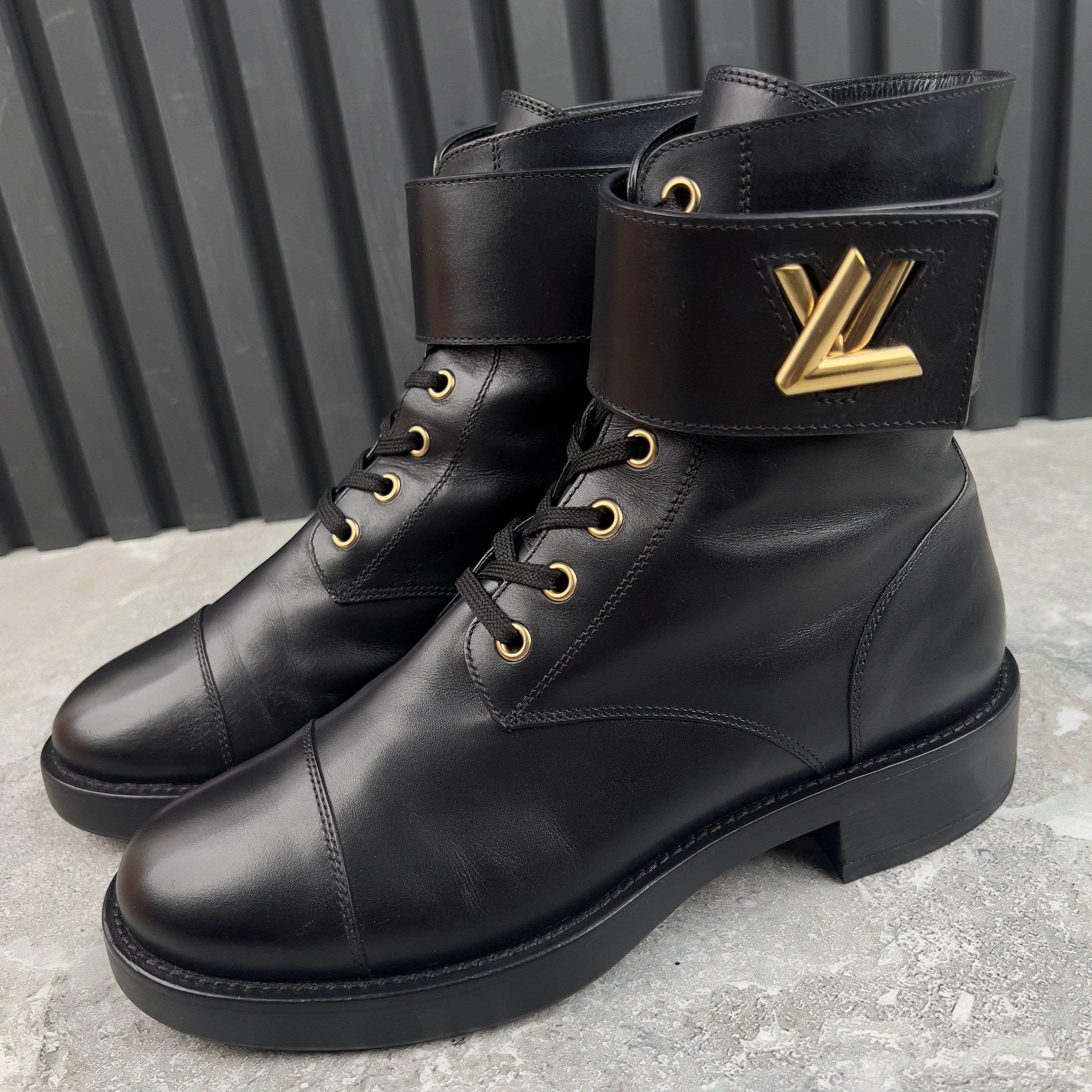 Louis Vuitton Wonderland Ranger Boots Lace Up Black Leather Size US 8 / IT 38 - 2 Thumbnail