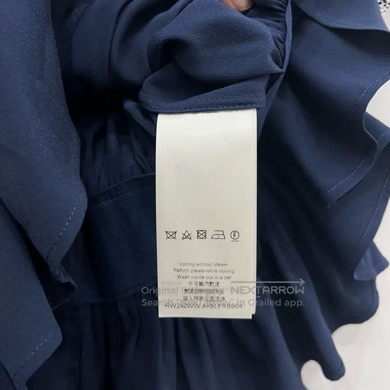 Louis Vuitton Louis Vuitton Navy embroidered lace long sleeve Size XS / US 0-2 / IT 36-38 - 5 Thumbnail