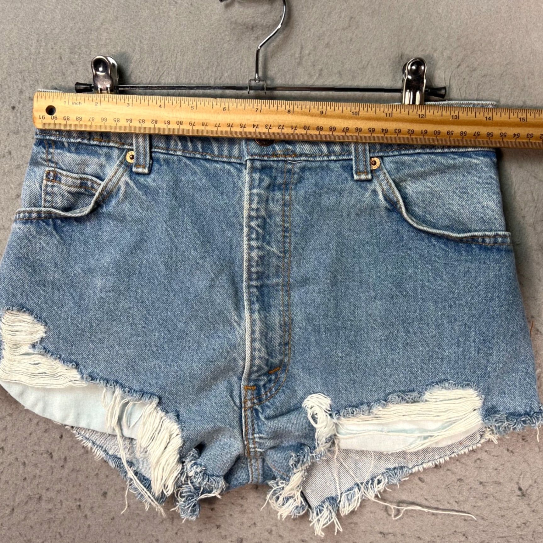 Levi's VINTAGE Levi's Womens 28 Denim Cut-Off Shorts Distressed Blue Frayed Hem Size 28" / US 6 / IT 42 - 4 Thumbnail