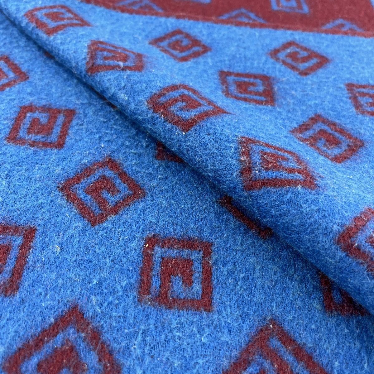 Other Wool Givenchy Scarf / Muffler / Neckwear T1209 Size ONE SIZE - 6 Thumbnail