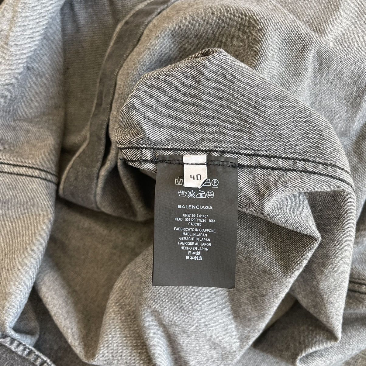 Balenciaga SS2017 Europe Oversized Sleeveless Denim Shirt Size US XL / EU 56 / 4 - 5 Thumbnail