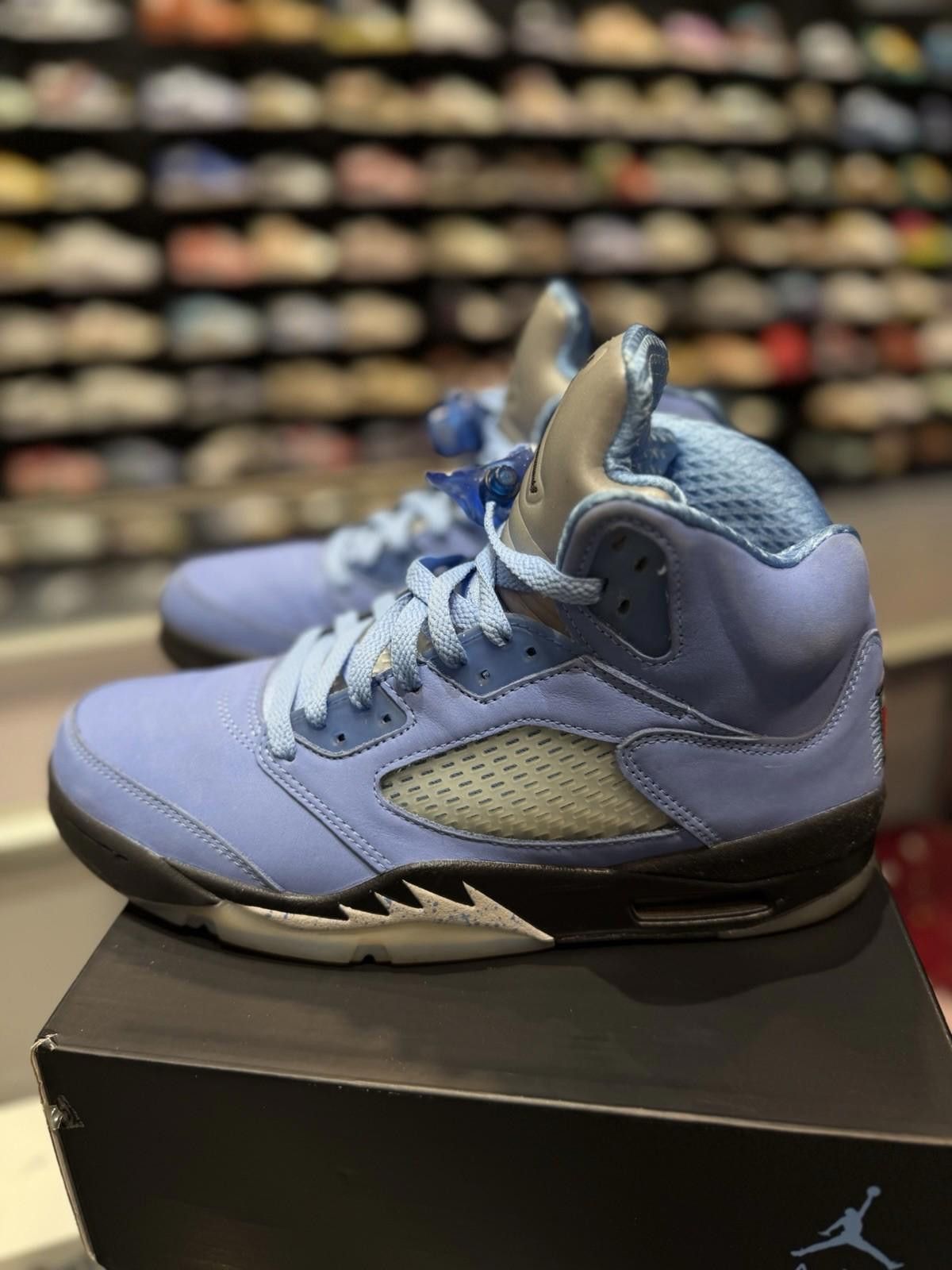 Jordan Brand Jordan 5 Retro SE UNC University Blue Sneakers Size 9.5 Size US 9.5 / EU 42-43 - 5 Thumbnail