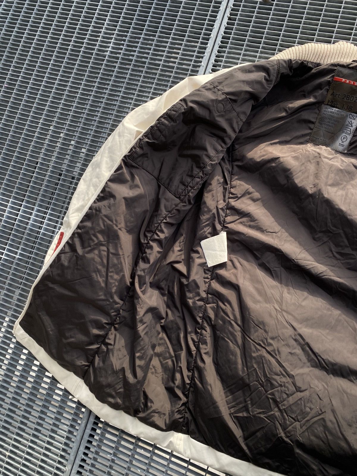 Prada Vintage Prada Nylon Red Tab Waterproof Jacket Size M / US 6-8 / IT 42-44 - 14 Thumbnail