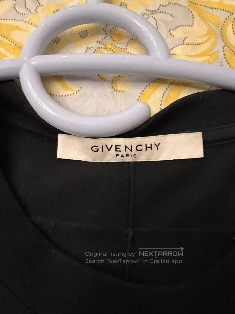 Givenchy Givenchy short sleeves Size US M / EU 48-50 / 2 - 2 Thumbnail