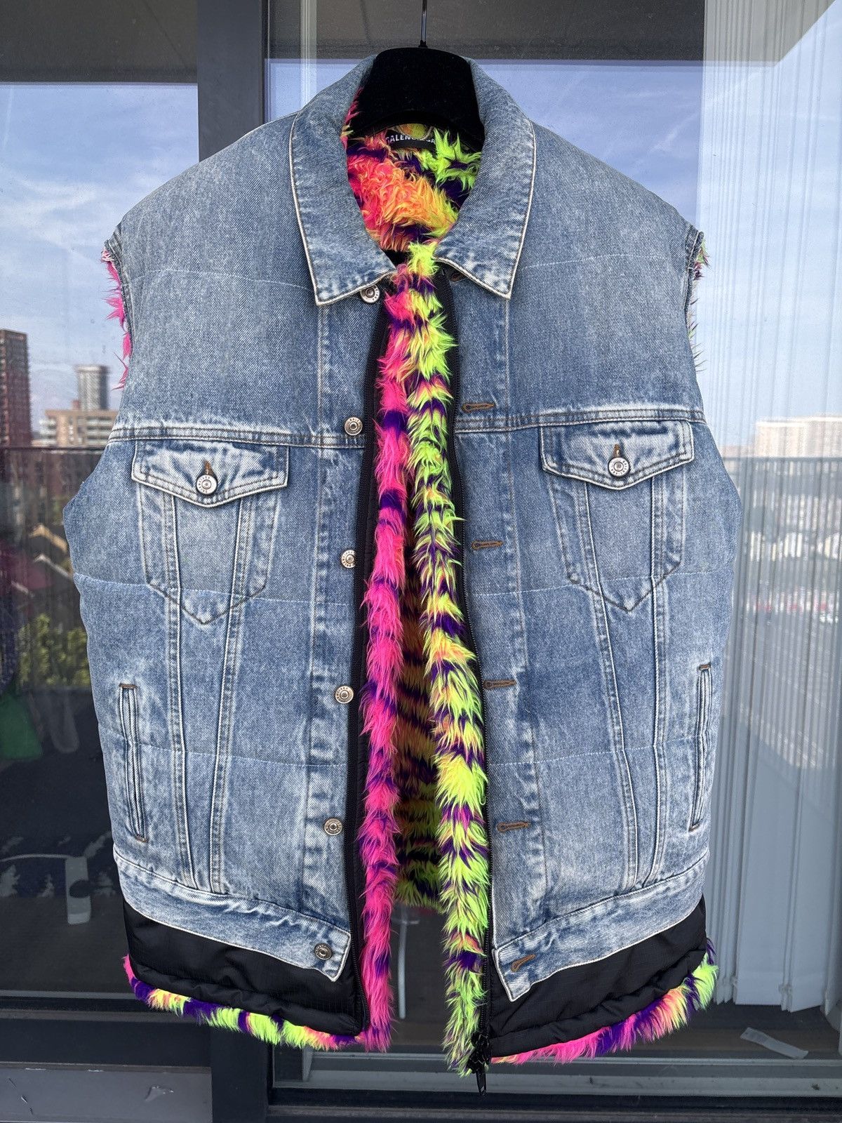 Balenciaga Balenciaga fur oversized vest Size US S / EU 44-46 / 1 - 1 Thumbnail