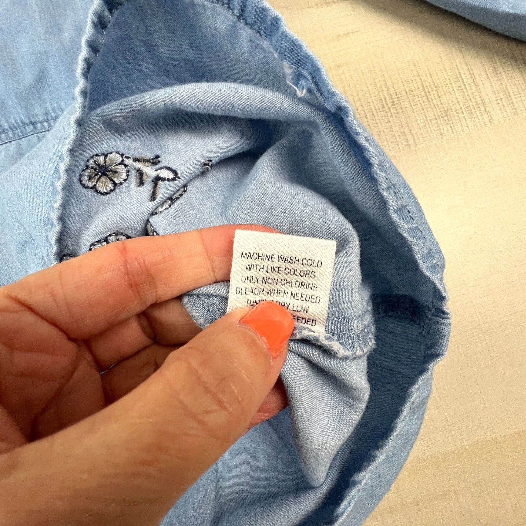 Vintage Serengeti Womens Large Blue Chambray Button Up Shirt Size L / US 10 / IT 46 - 5 Thumbnail