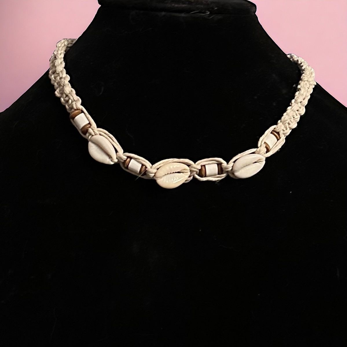 Vintage Vintage woven hemp bead and seashell necklace Size ONE SIZE - 1 Thumbnail