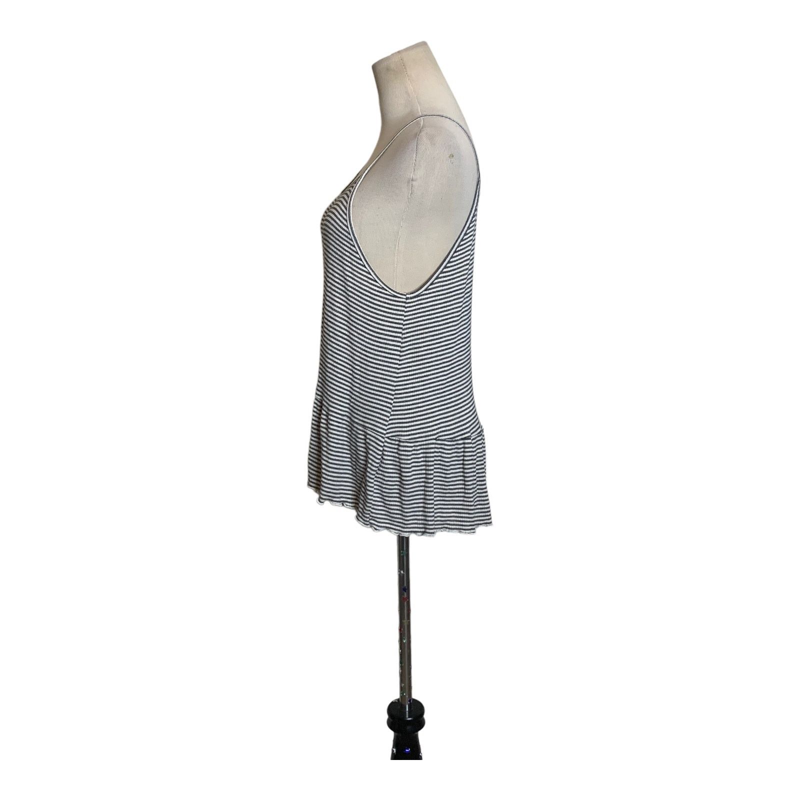 American Eagle Outfitters American Eagle Striped Ruffle Tank Top Cami Size Medium Size M / US 6-8 / IT 42-44 - 9 Thumbnail