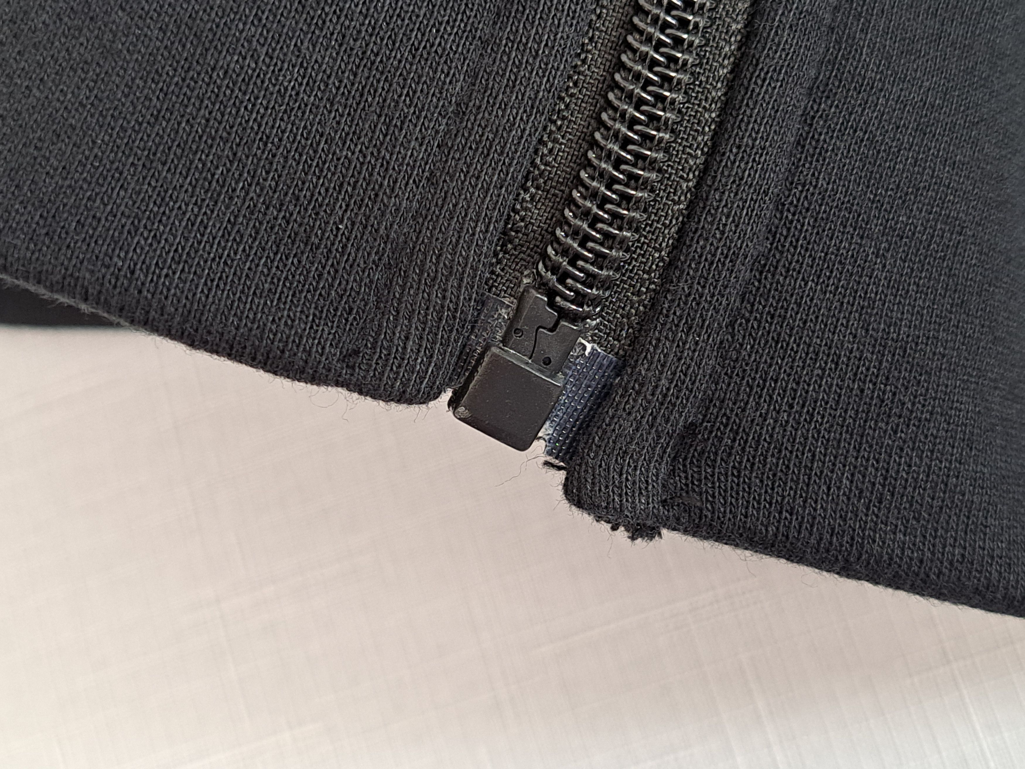 Comme Des Garcons PLAY zip-up hoodie. Size XL