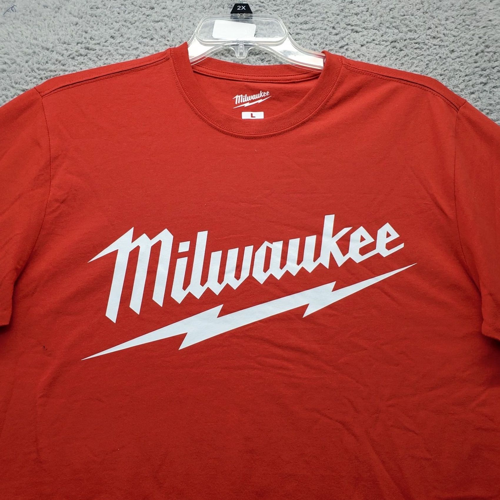 Vintage Milwaukee Mens T-Shirt L Red Logo Front Short Sleeve Crew Neck Shirt Size US L / EU 52-54 / 3 - 3 Thumbnail