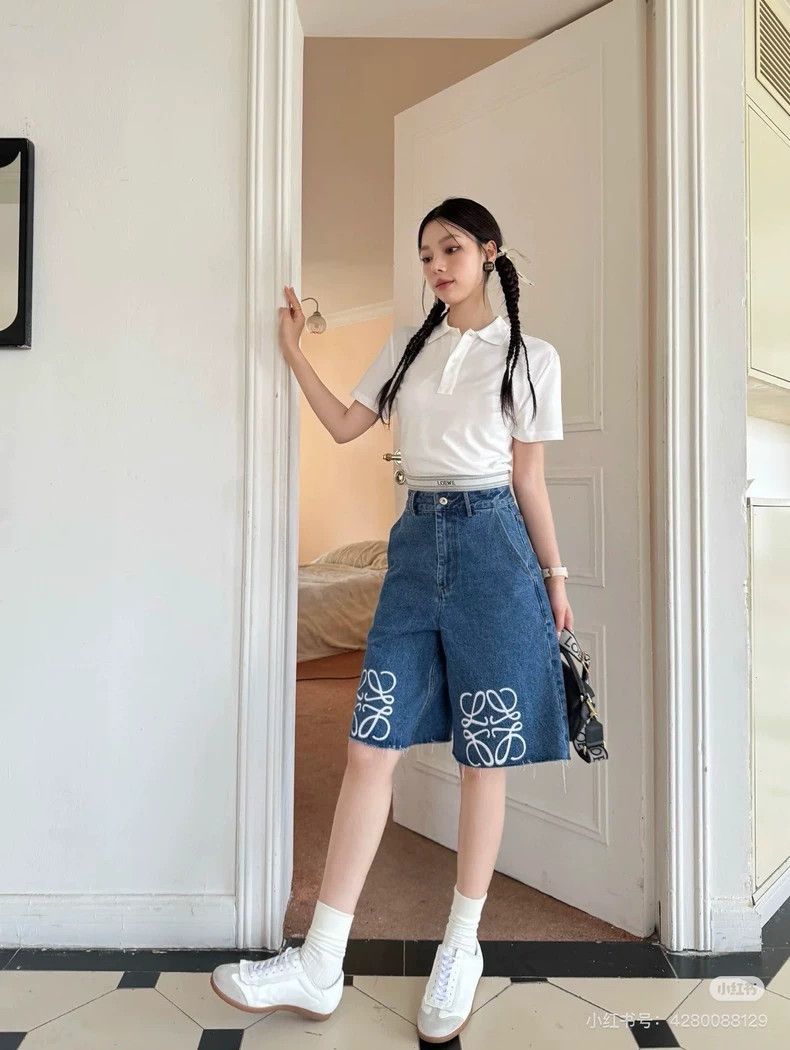 Loewe LOEWE sizeM 24 embossed logo leather jeans and shorts Size 28" / US 6 / IT 42 - 8 Thumbnail