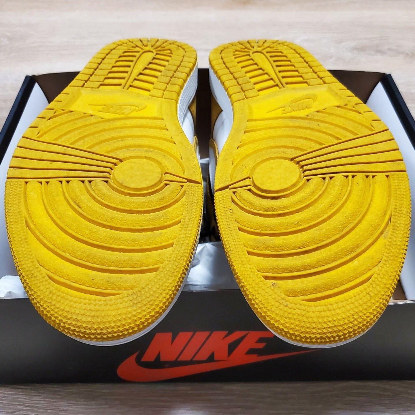 Jordan Brand × Nike Size 12.5 Jordan 1 High Best Hand In Game Yellow Ochre 2018 Size US 12.5 / EU 45-46 - 8 Thumbnail