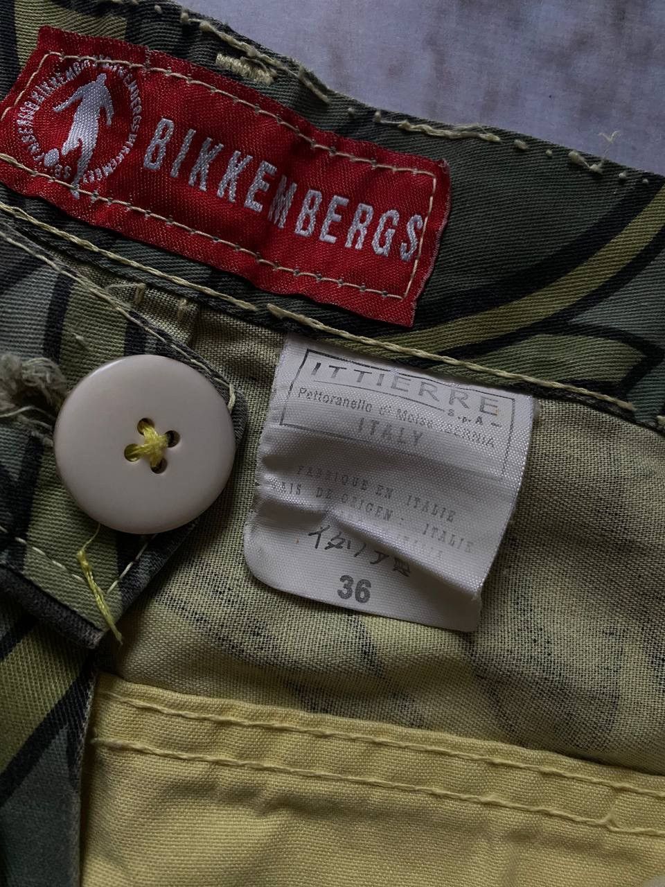 Dirk Bikkembergs × Vintage Vintage Dirk Bikkembergs Cargo Shorts Rare Size US 36 / EU 52 - 9 Thumbnail