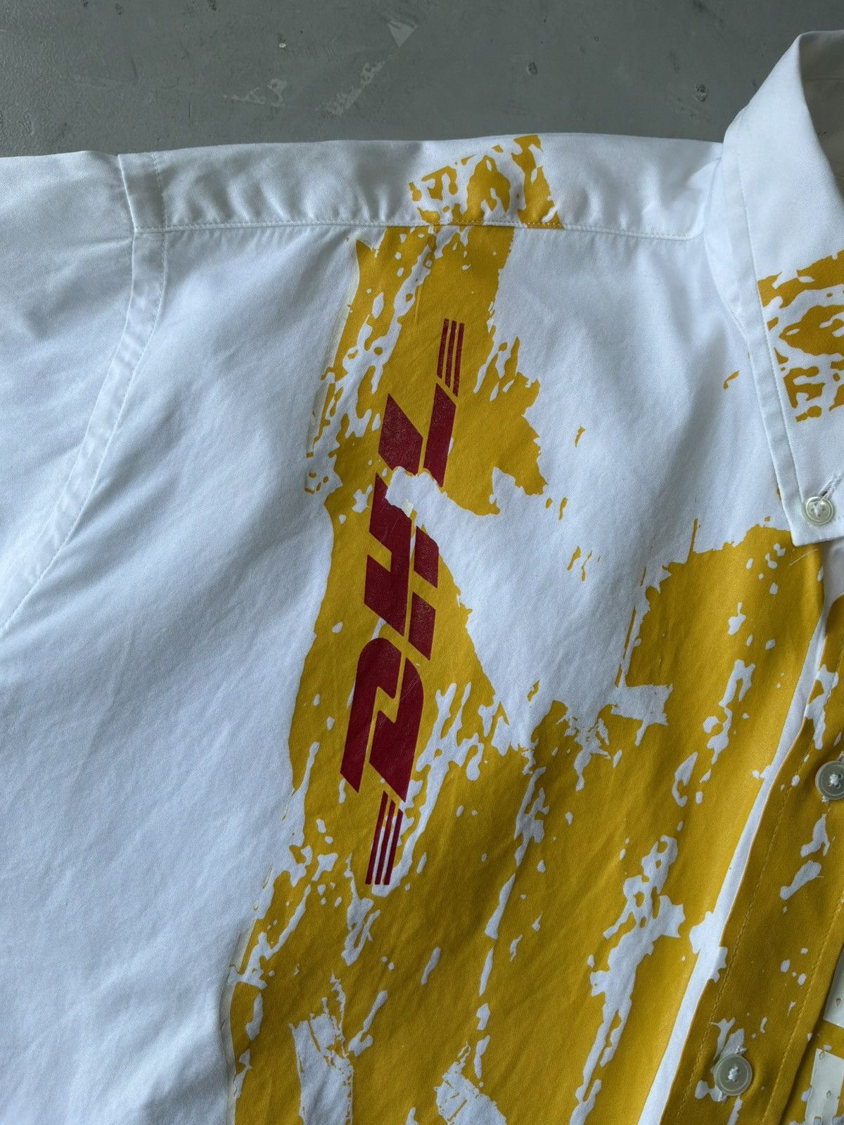Vetements Vetements - DHL Splatter - Oversized Shortsleeve Buttondown Size US XXL / EU 58 / 5 - 3 Thumbnail