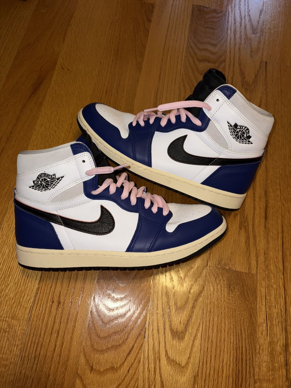 Jordan Brand Jordan 1 Retro High OG Rare Air Size 10 US MEN Size US 10 / EU 43 - 1 Thumbnail