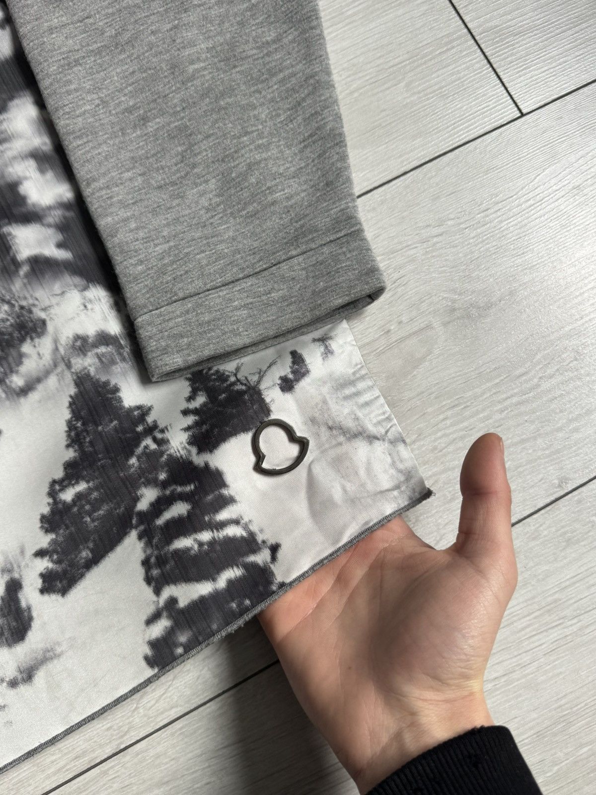 Moncler Moncler Maglia Girocollo Snow Mountain Sweatshirt Size XL / US 12-14 / IT 48-50 - 5 Thumbnail