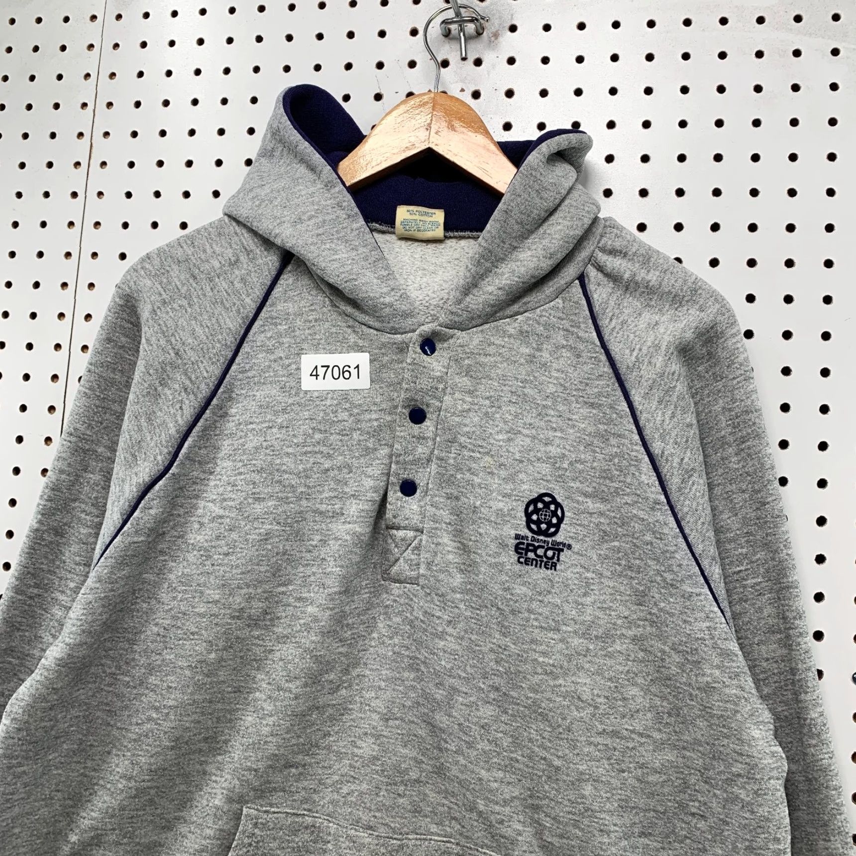 Disney VINTAGE Disney Hoodie Mens XL Gray Epcot Center Fleece Made USA Neon? Size US XL / EU 56 / 4 - 6 Thumbnail