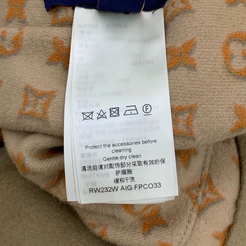 Louis Vuitton Louis Vuitton 23 Brown logo full print sheepwool reversibl Size XS / US 0-2 / IT 36-38 - 6 Thumbnail