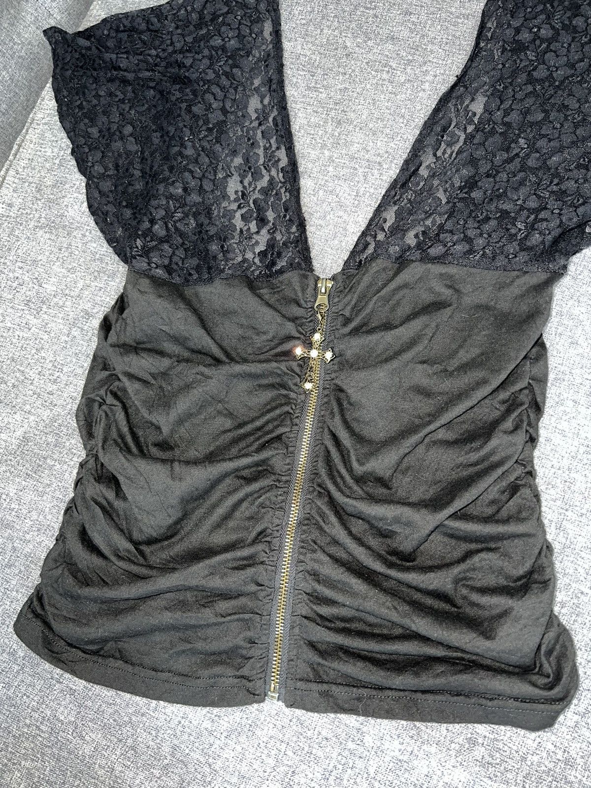 Japanese Brand Gyaru cross charm lace top🎀🖤 Size M / US 6-8 / IT 42-44 - 4 Thumbnail