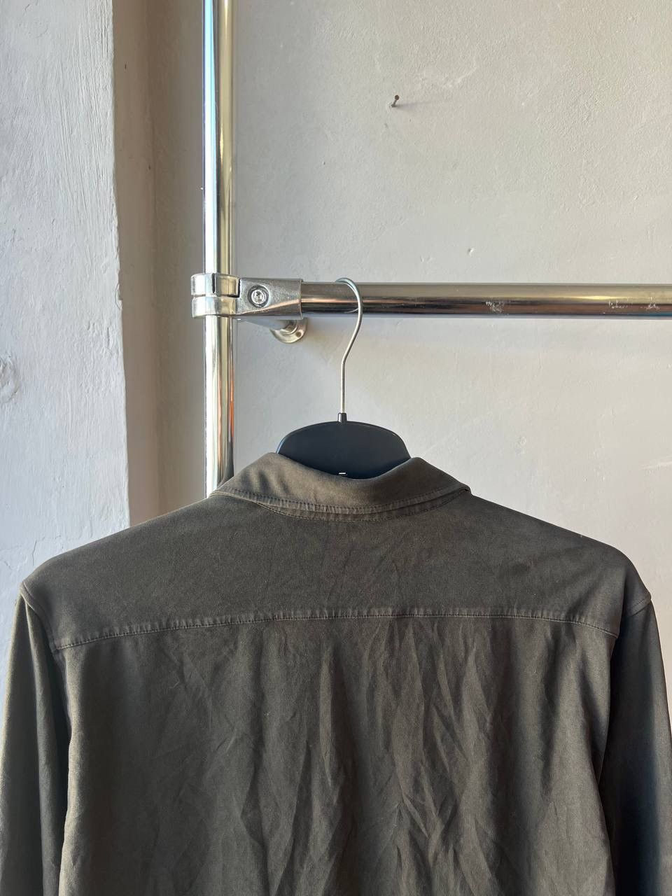 Circolo 1901 CIRCOLO 1901 MENS CLASSIC SOLID COTTON BLEND BUTTON SHIRT XL Size US XL / EU 56 / 4 - 11 Thumbnail