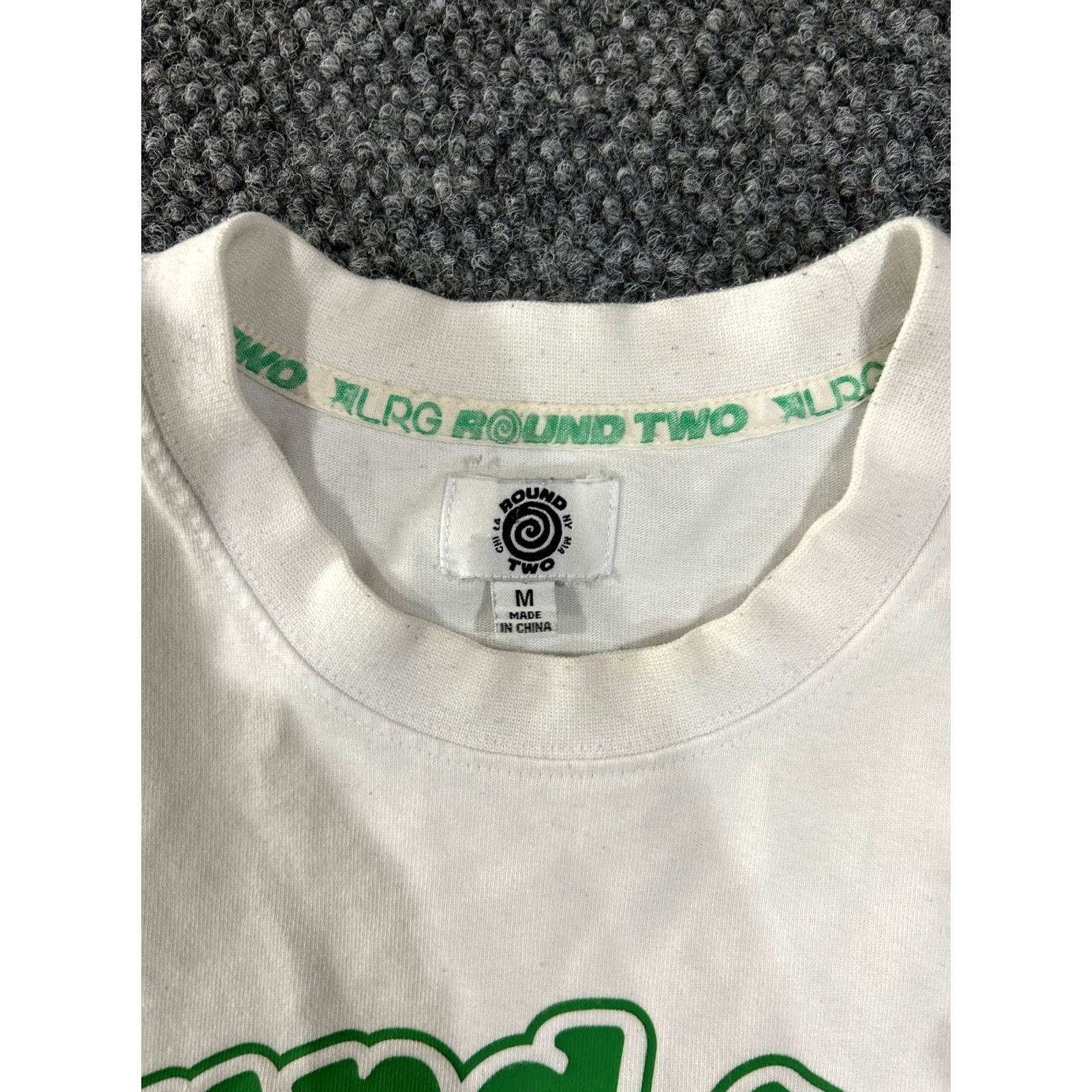 Round Two Round Two T-Shirt Mens M White Colorful Logo Dog Streetwear Crew Neck Short Sleeve Regular Fit Cotton Blend Polyester Size US M / EU 48-50 / 2 - 5 Thumbnail