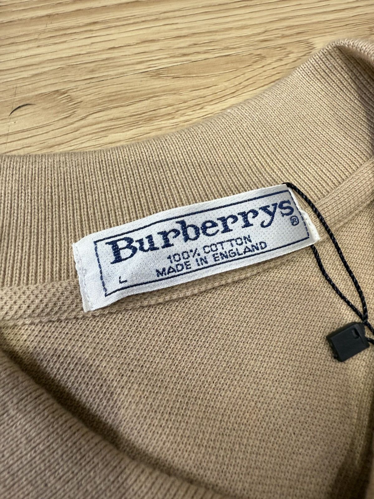 Burberry 90’s BURBERRY RARE ROYAL ENGLANDLOGO RETROVINTAGE Y2K TSHIRT Size US L / EU 52-54 / 3 - 7 Thumbnail