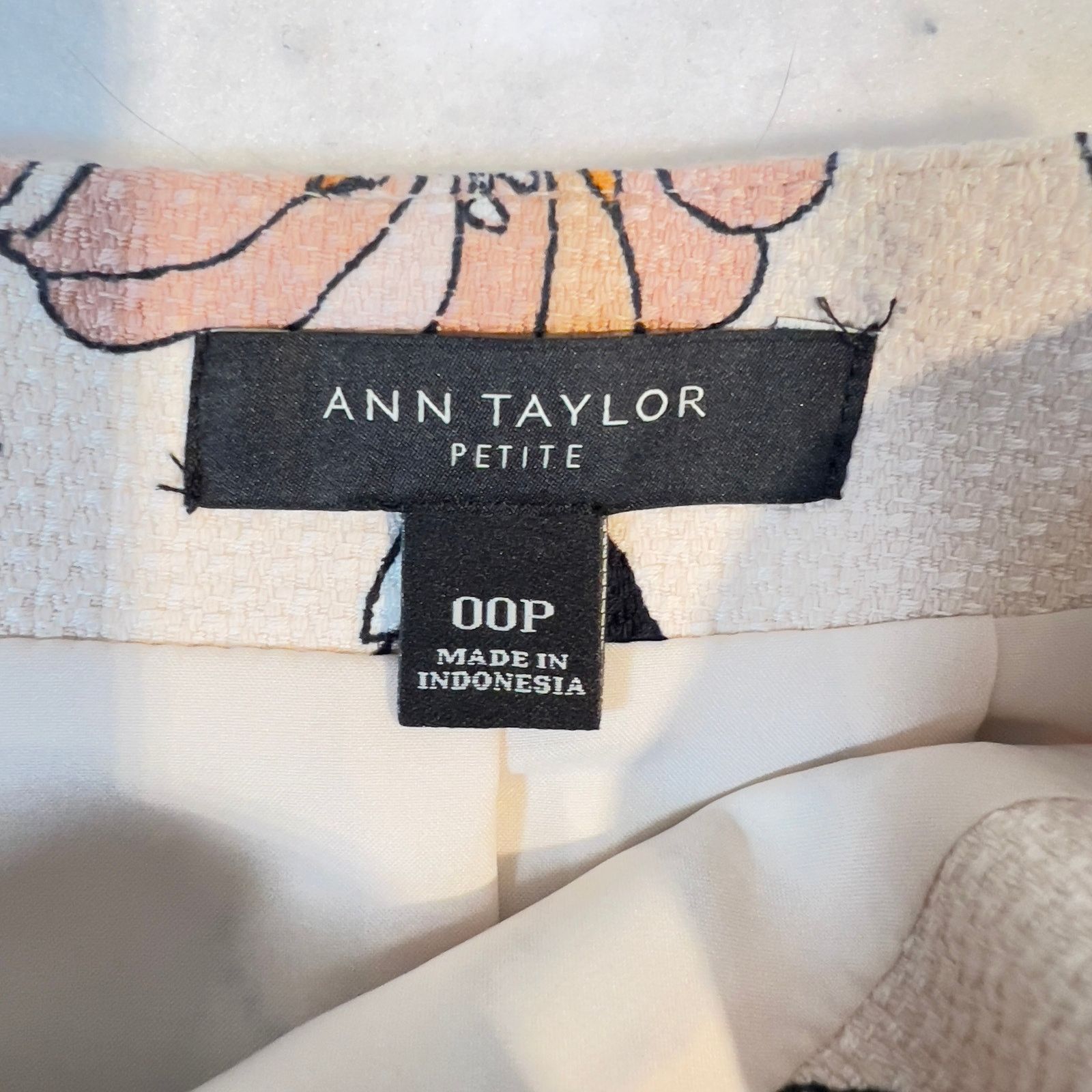 Ann Taylor Ann Taylor Petite Pencil Skirt 00P Japanese Floral Lined Size 24" / US 00 / IT 34 - 2 Thumbnail