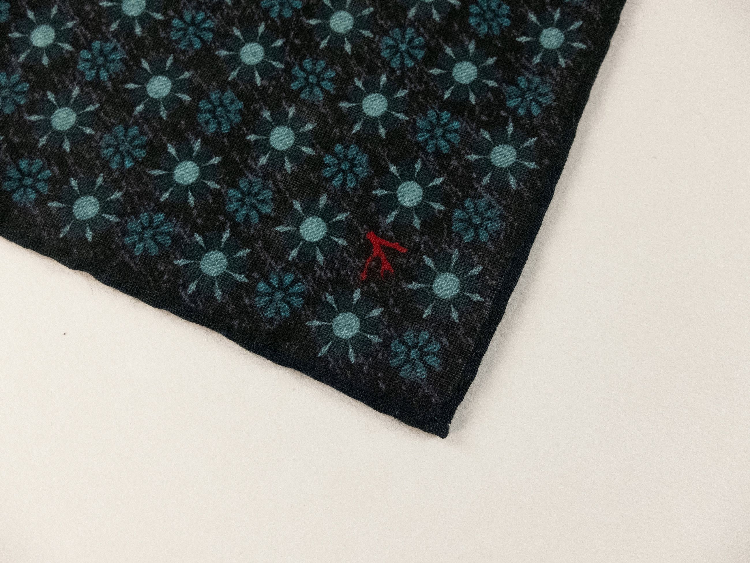 Isaia ISAIA Napoli dark green floral print wool pocket square Size ONE SIZE - 2 Thumbnail