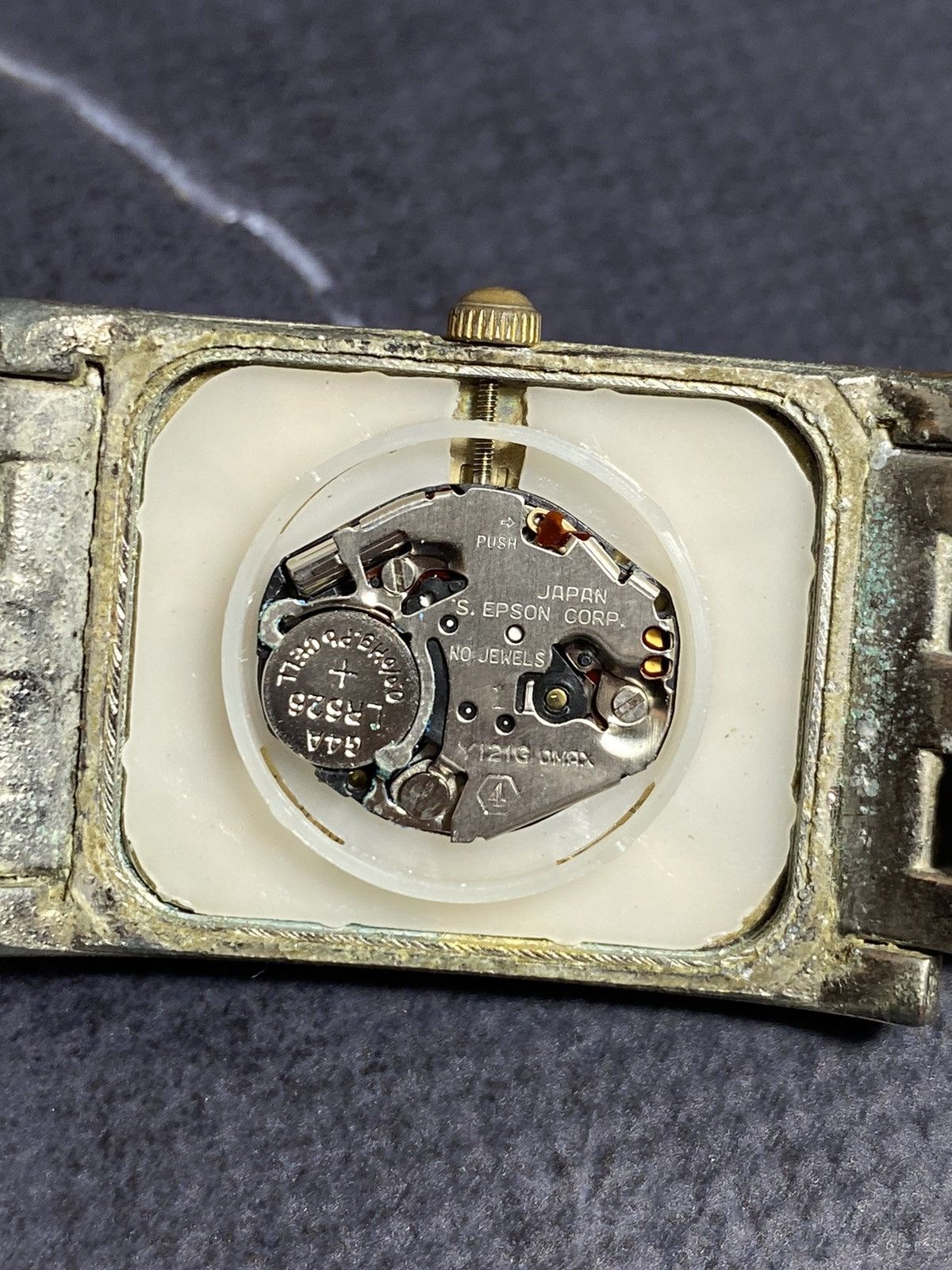 Japanese Brand × Vintage Omax Rectangular Quartz Watch | Japanese Movement Size ONE SIZE - 10 Thumbnail