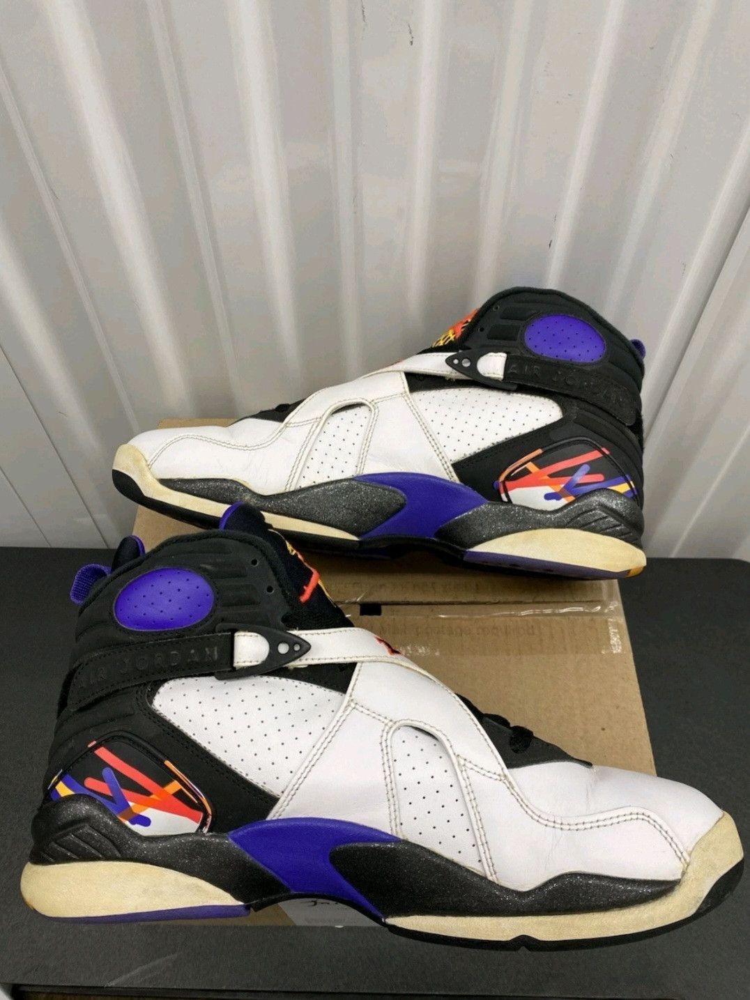 Jordan Brand Nike Air Jordan Retro 8 Three-Peat 305381142 Size 9.5 Men Size US 9.5 / EU 42-43 - 4 Thumbnail