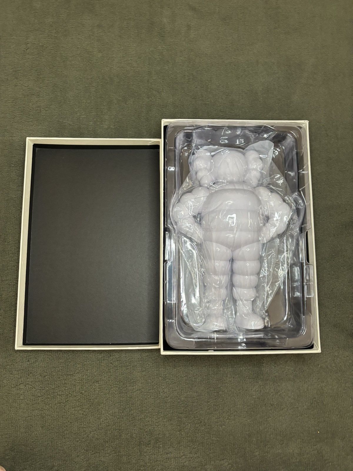 Kaws Kaws Chum Figure Size ONE SIZE - 3 Thumbnail