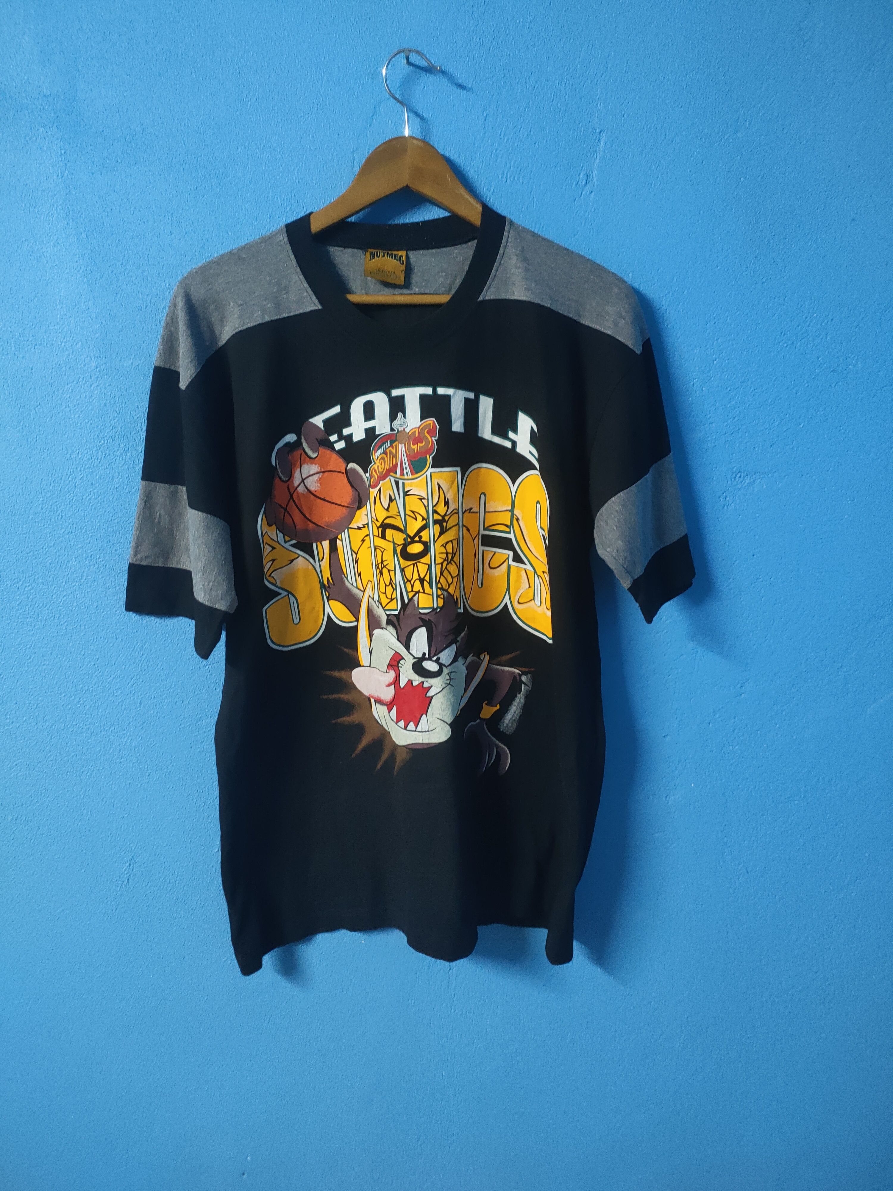 vintage seattle sonics nutmeg tazmania nba shirt