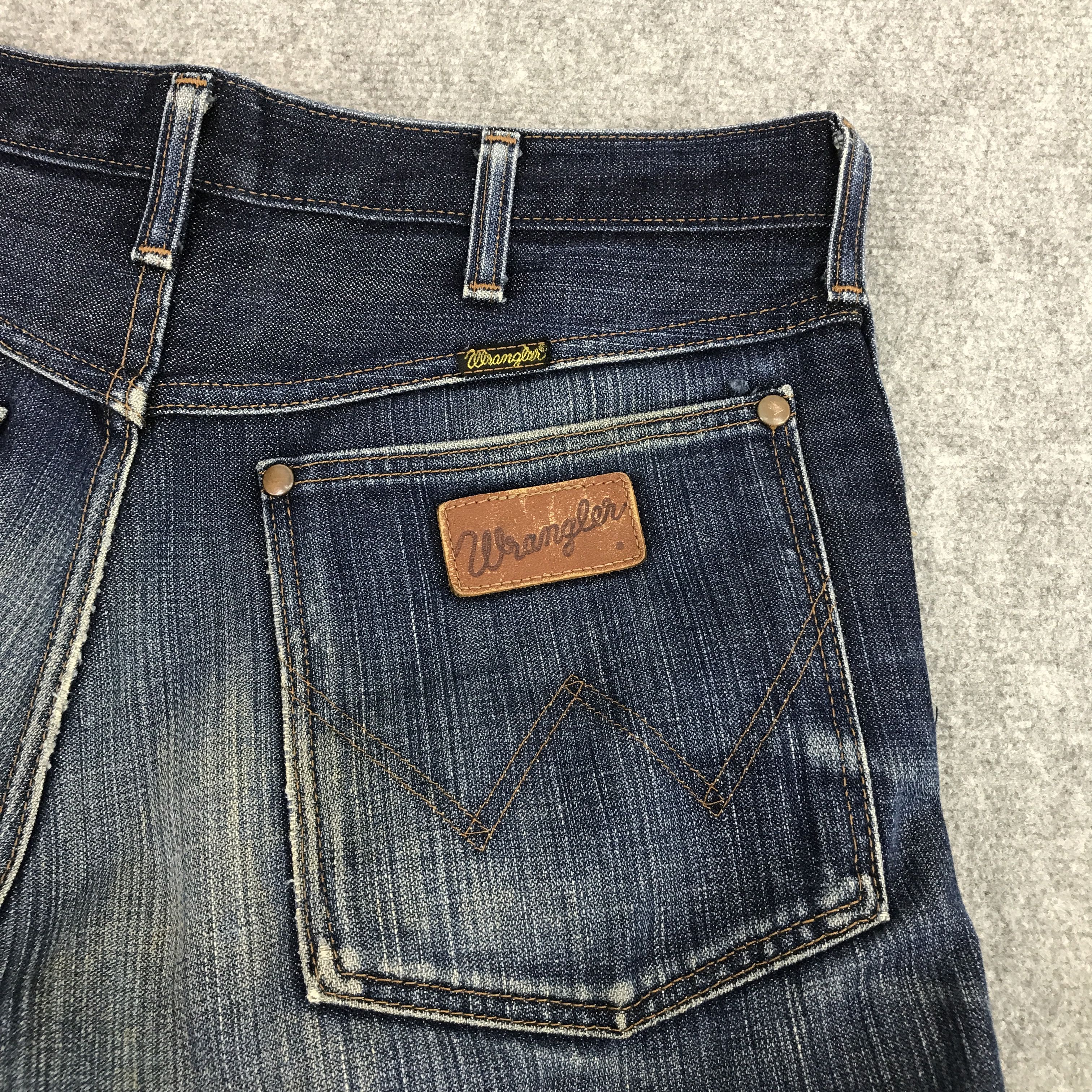 Japanese Brand × Wrangler Flared wrangler style value bootcut Denim jeans pants Size US 31 - 8 Thumbnail
