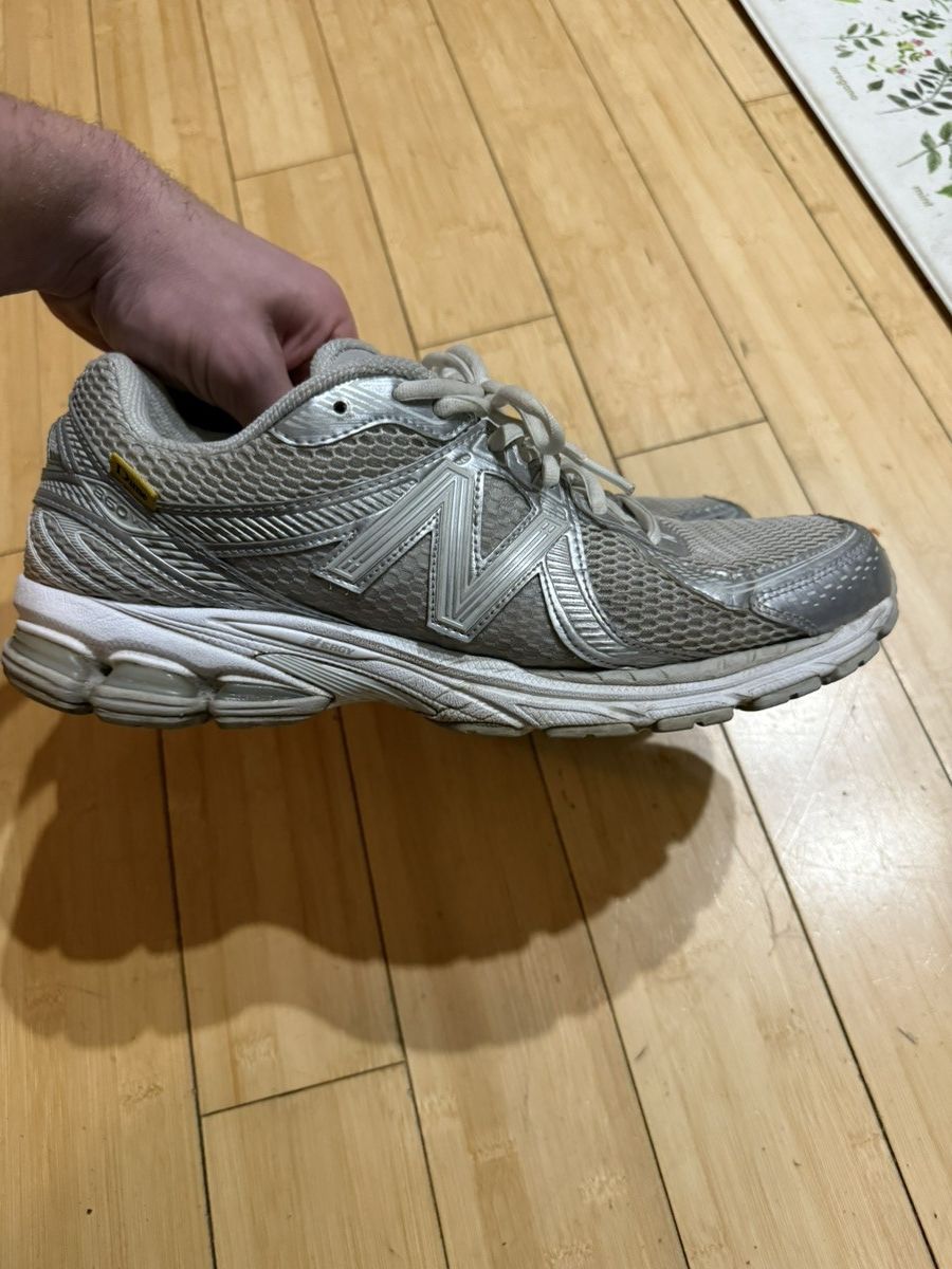 New Balance Dime Silver 860v2