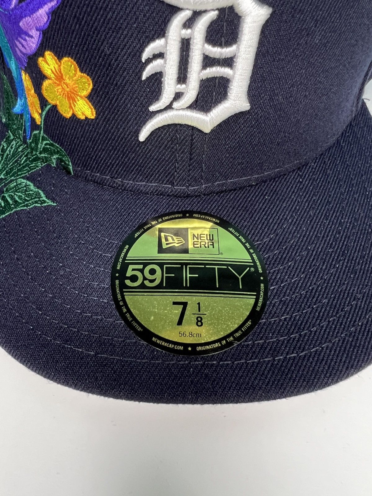 MLB Detroit New Era 59FIFTY Hat Blue Floral 7 1/8 MLB RARE Size ONE SIZE - 9 Thumbnail
