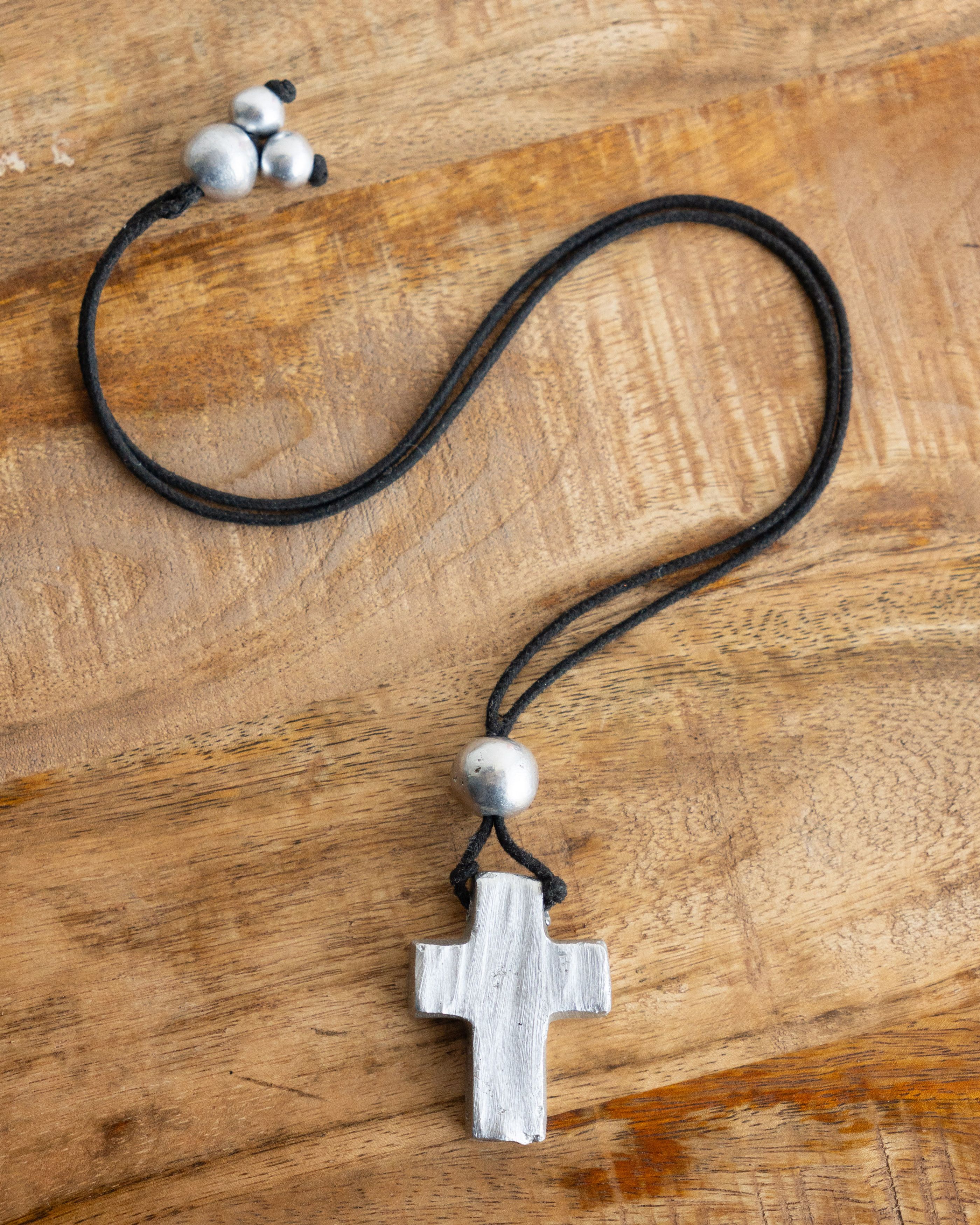 Jewelry Vintage 1970s Silver Christian Cross Necklace Brushed Steel Size ONE SIZE - 1 Thumbnail