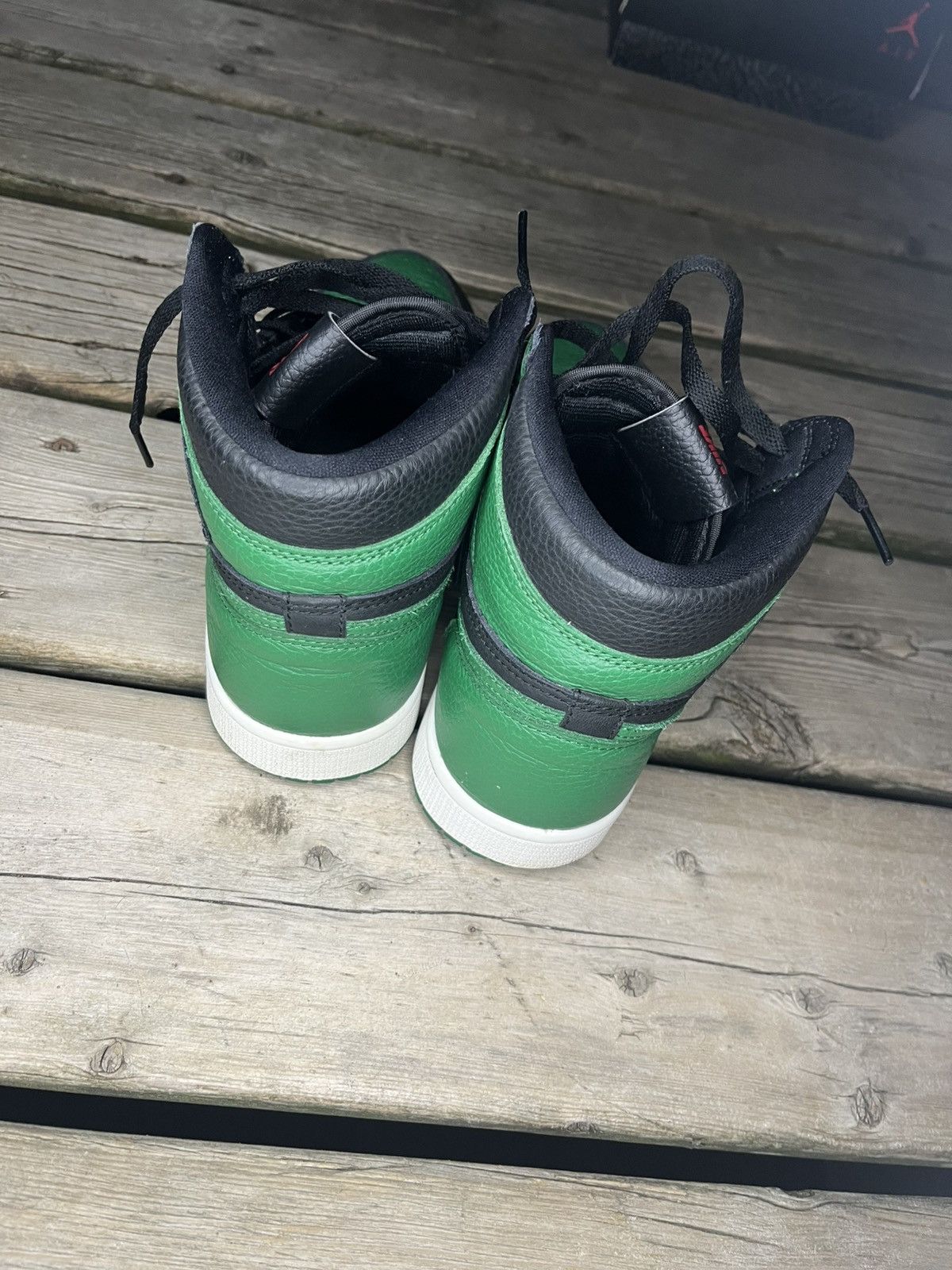 Jordan Brand 2018 Air Jordan Retro 1 Pine Green W Box Size US 9 / EU 42 - 5 Thumbnail