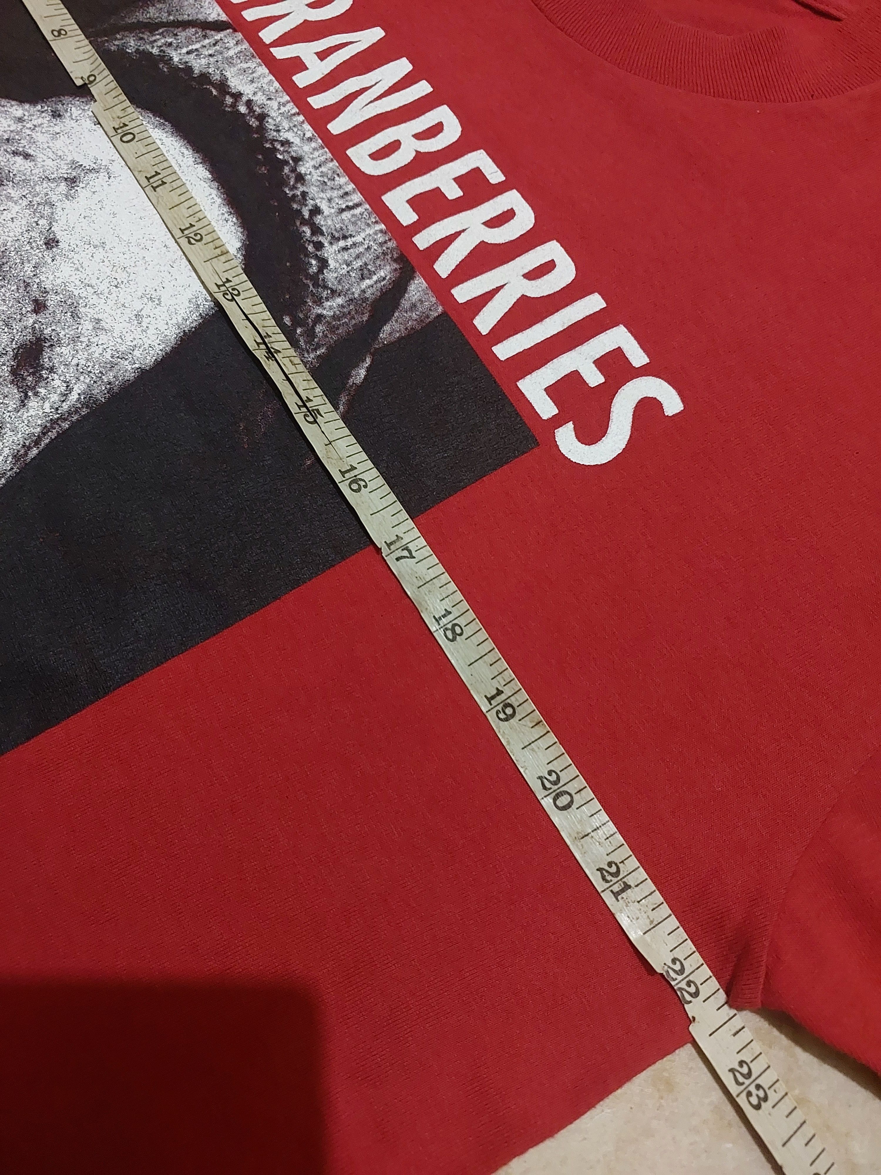 Band Tees Rare vintage 1993 The Cranberries 'Put Me Down' Size US L / EU 52-54 / 3 - 10 Thumbnail