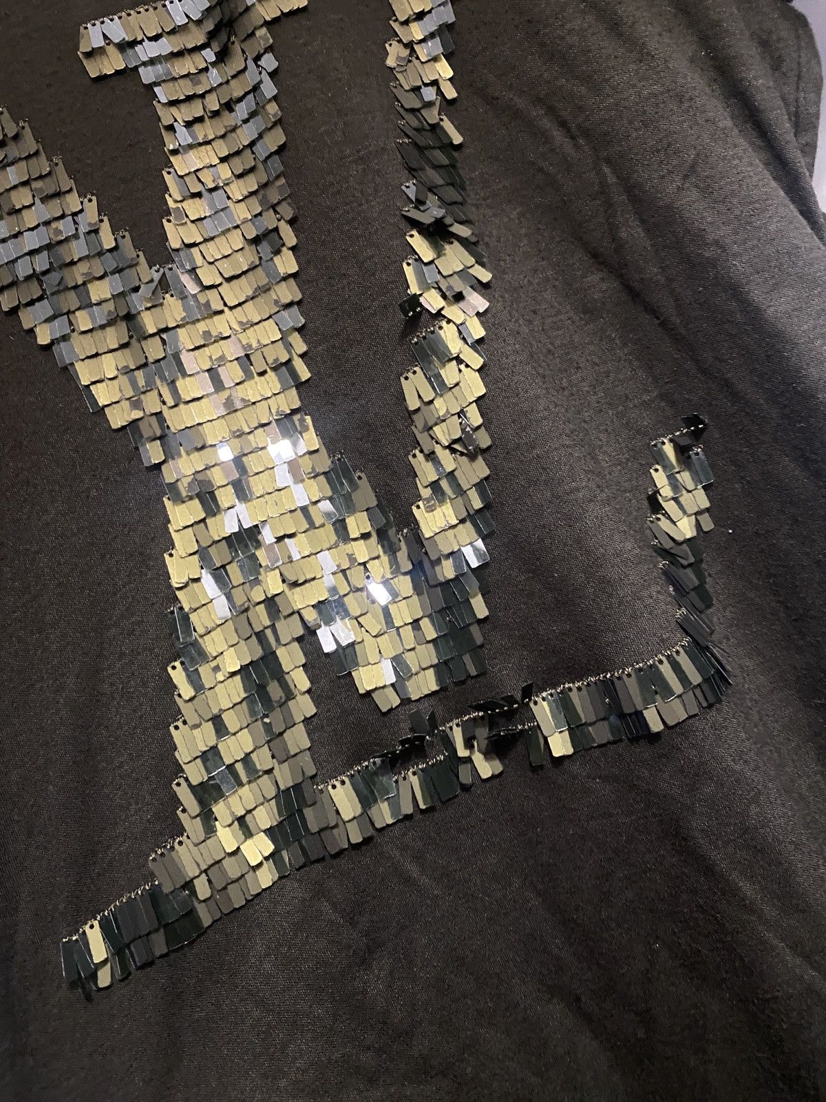 Louis Vuitton Luxury louis vuitton rare sequins big logo rare blouses Size XS / US 0-2 / IT 36-38 - 6 Thumbnail