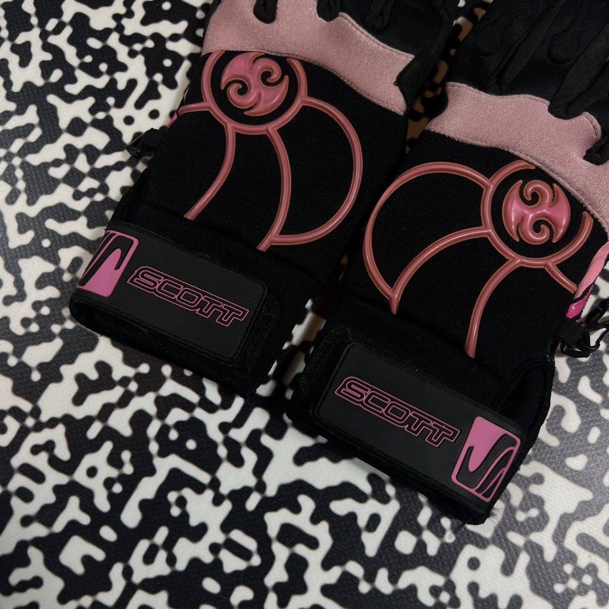 Japanese Brand Vintage Y2K SCOTT Sexy Porn Girl Print Gloves Ski Snow Style Size ONE SIZE - 8 Thumbnail