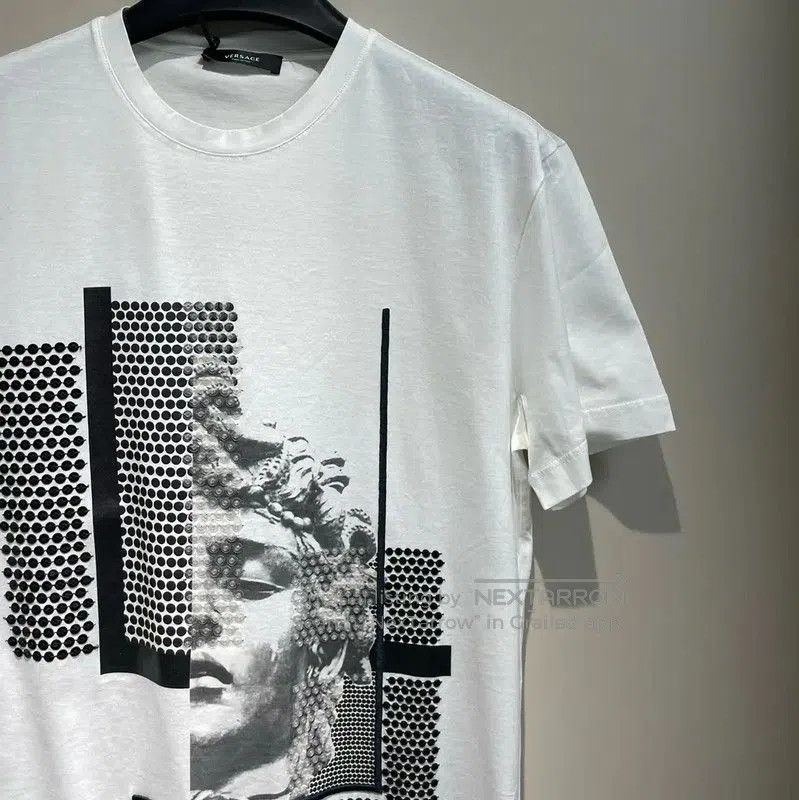 Versace Versace Men's Cotton T-Shirt with Graphic Print . Size US S / EU 44-46 / 1 - 2 Thumbnail