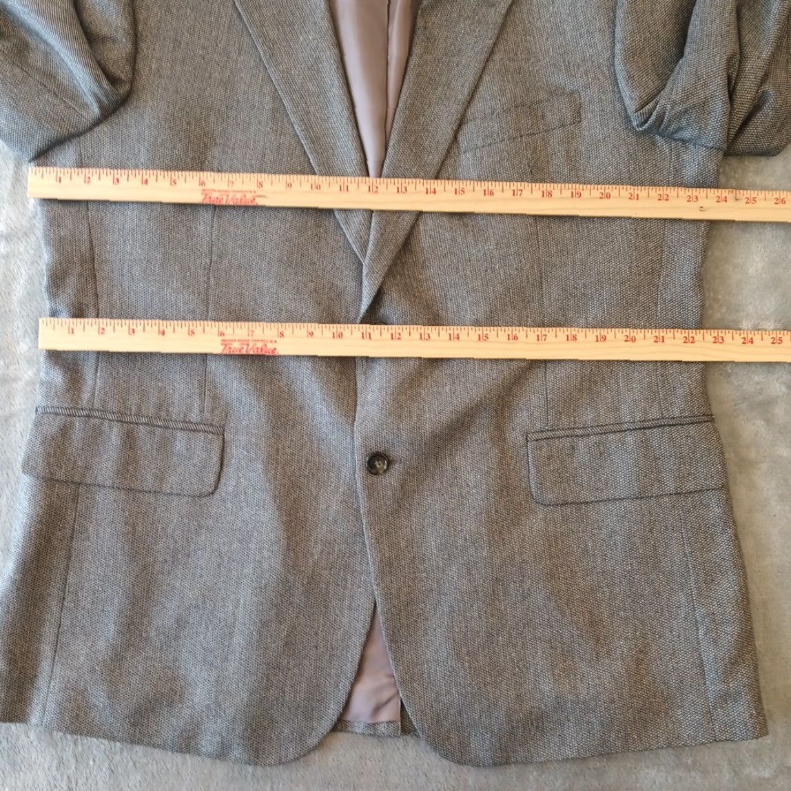 Jos. A. Bank Jos. A. Bank Blazer Mens 46 Gray Silk Wool Two-Button Single VentJacket/Suit Coat Cardigan? Size 46R - 6 Thumbnail