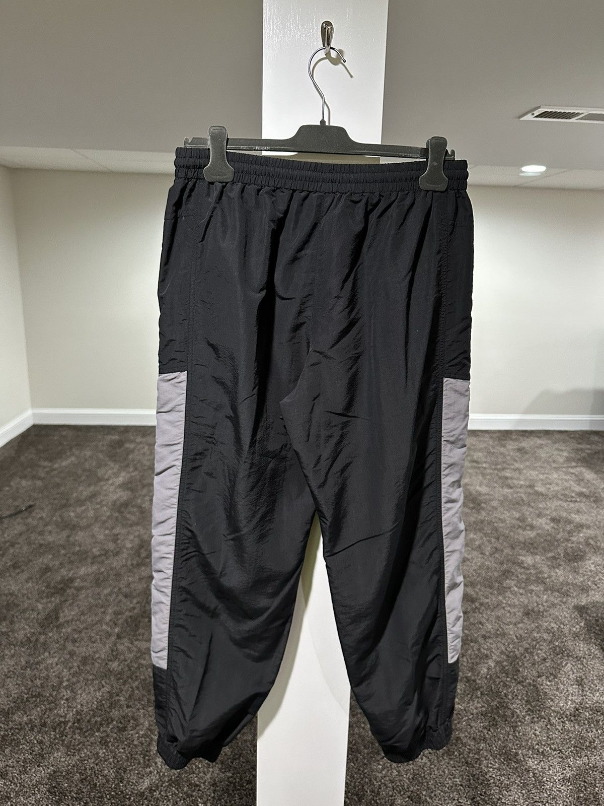 Balenciaga Balenciaga Unifit Sporty B Logo Track Black Nylon Pants Size US 34 / EU 50 - 3 Thumbnail