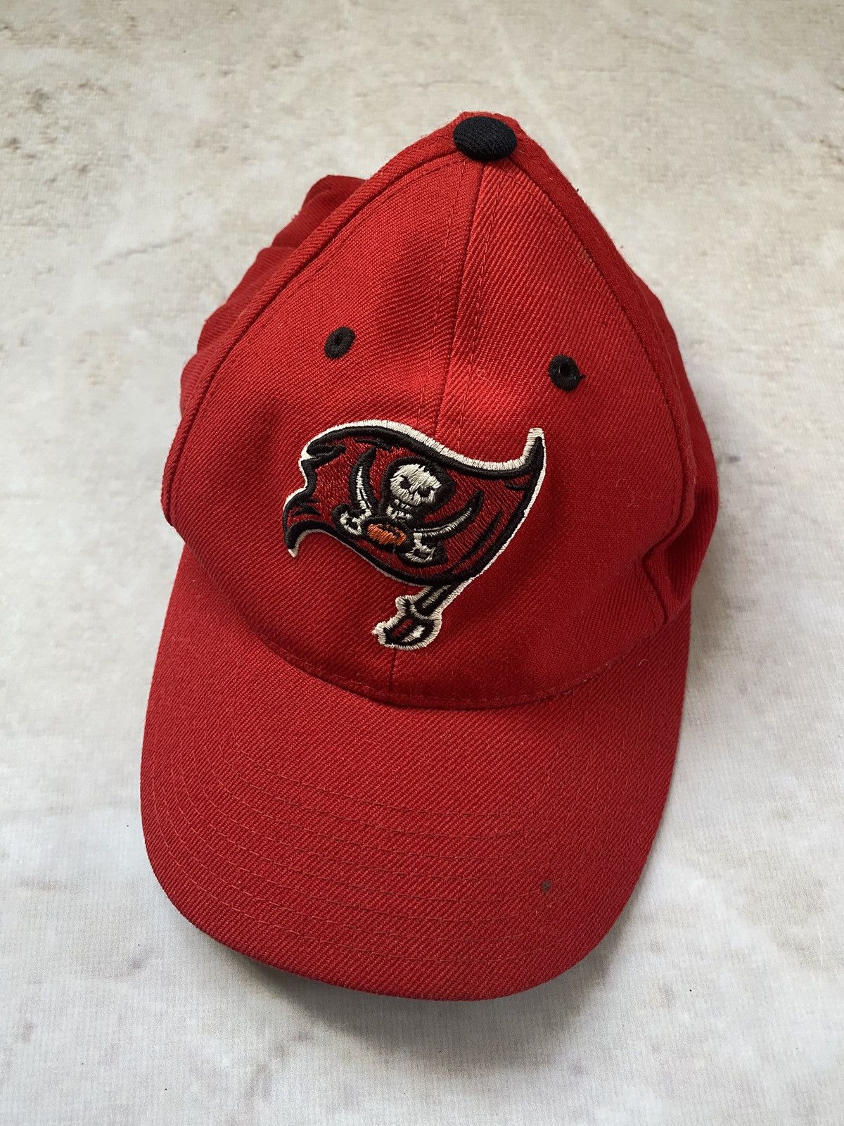 NFL Vintage NFL BUCCANEERS Reebok Cap Hat Size ONE SIZE - 8 Thumbnail