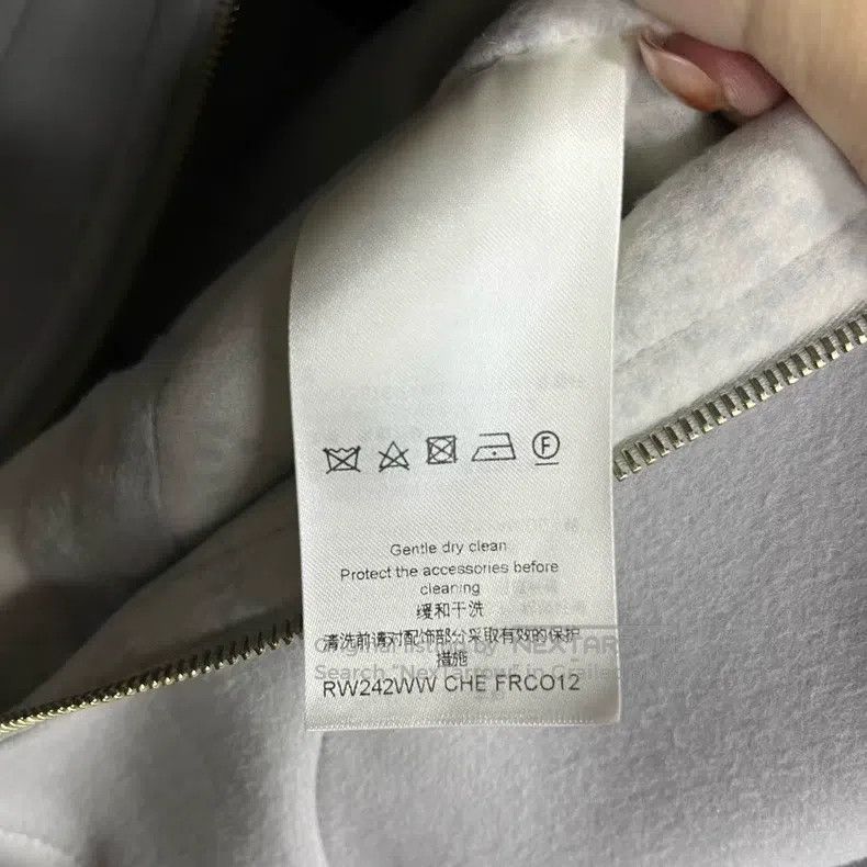 Louis Vuitton Louis Vuitton 24 New Grey Stripe Trim Zip Hooded Jacket Size XS / US 0-2 / IT 36-38 - 4 Thumbnail