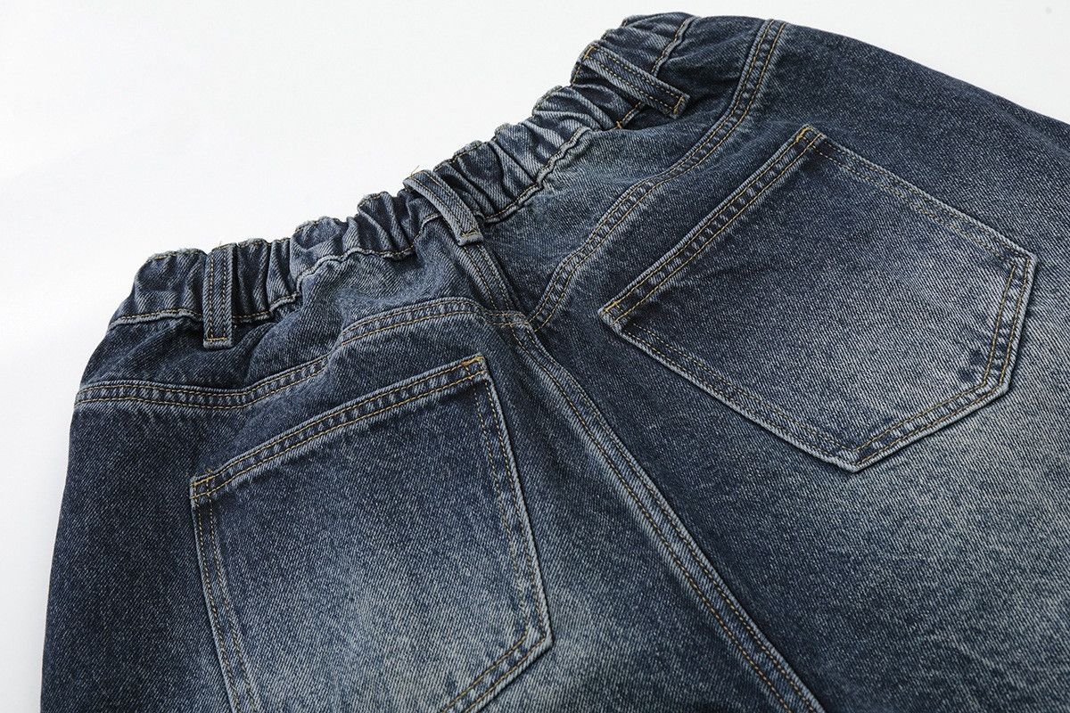 Vintage Men's loose straight-leg denim shorts with a washed texture Size US 32 / EU 48 - 4 Thumbnail